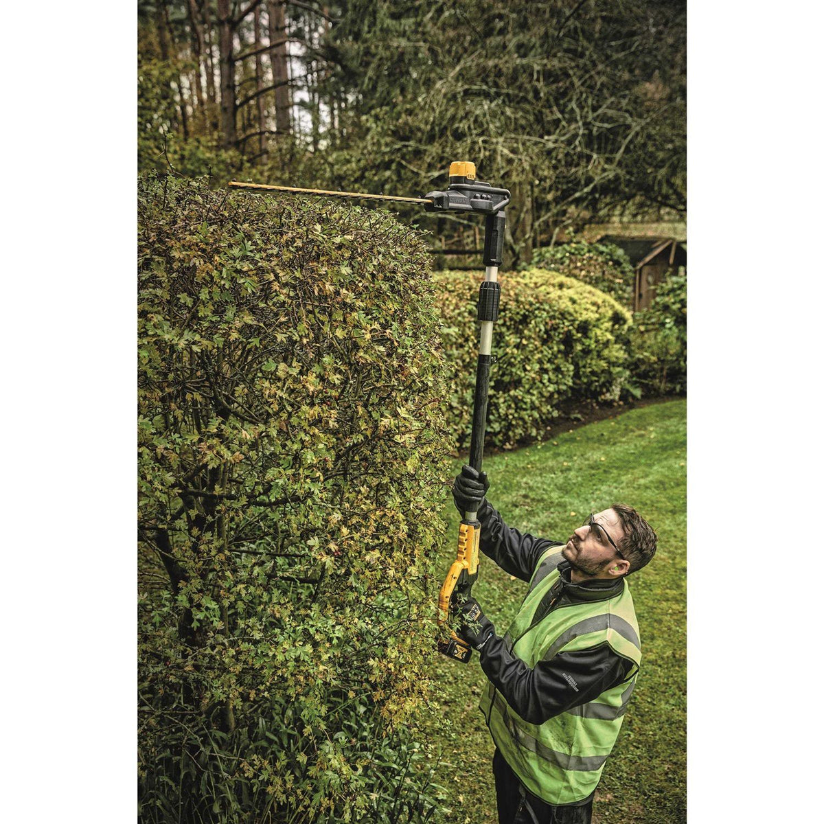 DEWALT DCKO86M1 20V MAX Cordless Combo Kit with Pole Saw and Pole Hedge Trimmer