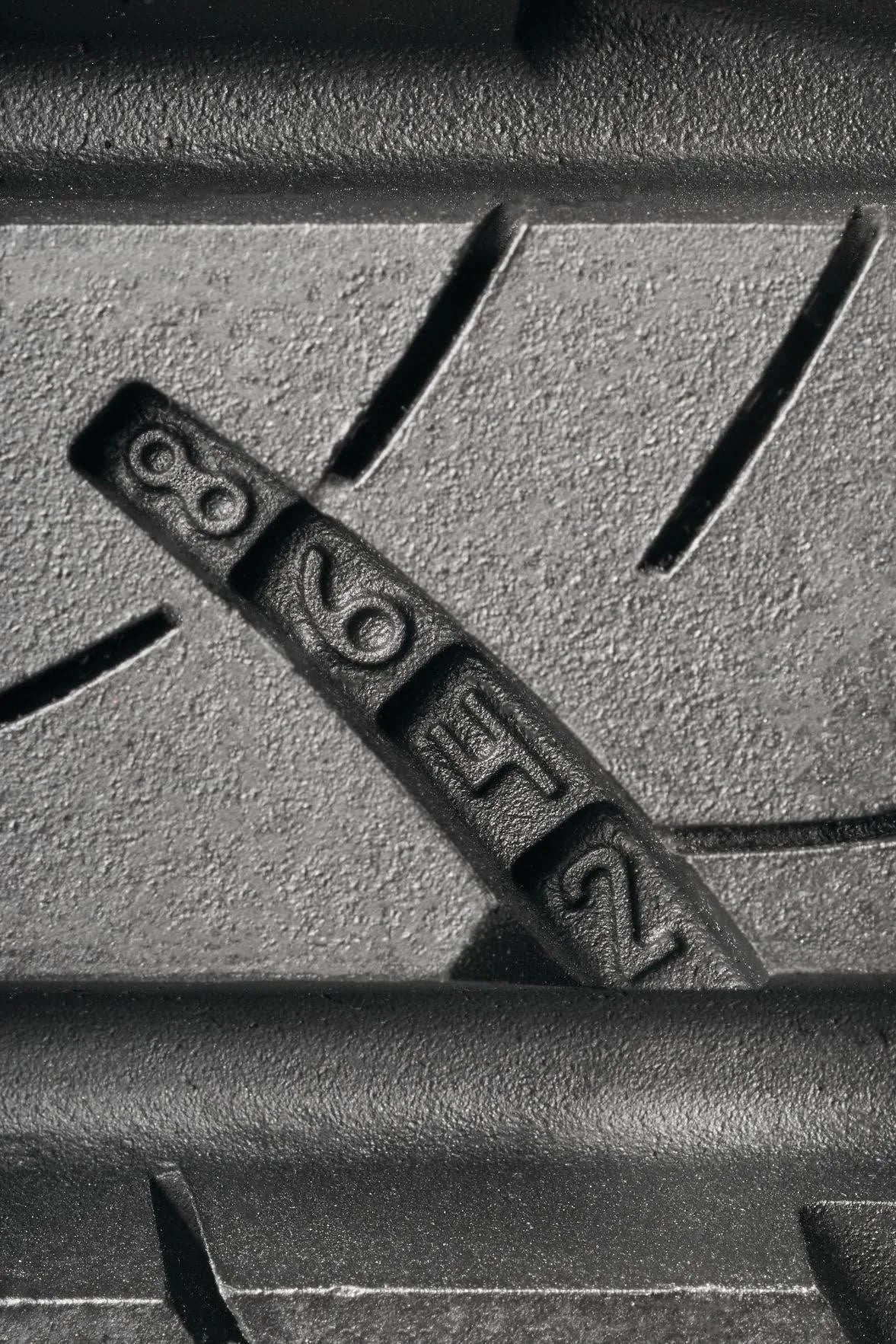 Goodyear Assurance Outlast Tire, P205/60R16 91V SL